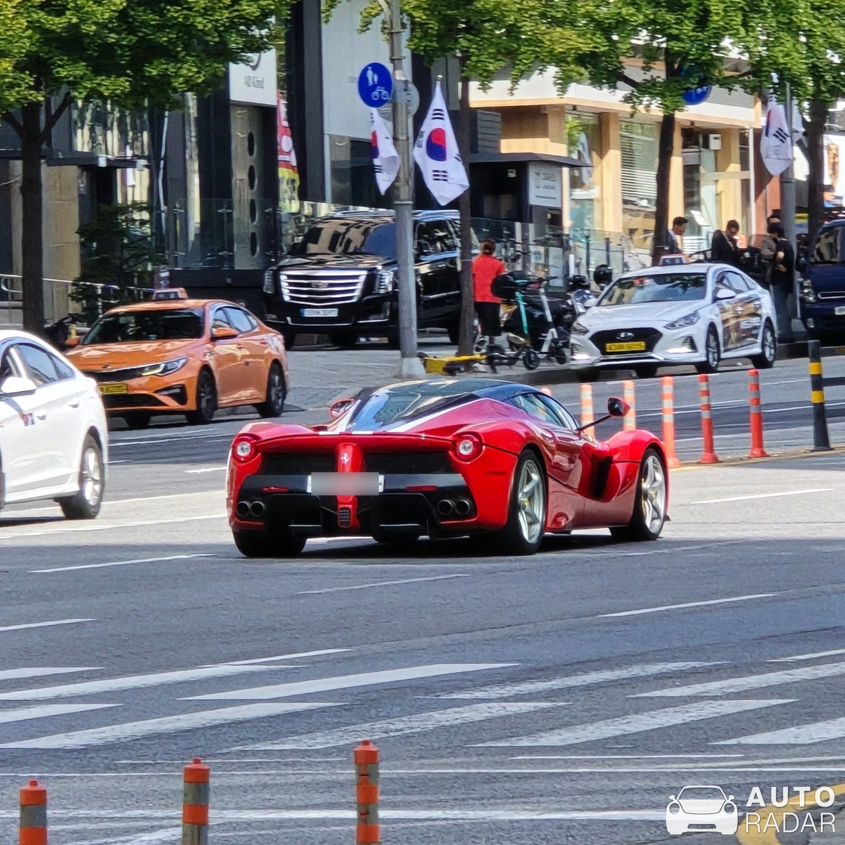 Ferrari LaFerrari spotted in 강남구, 대한민국