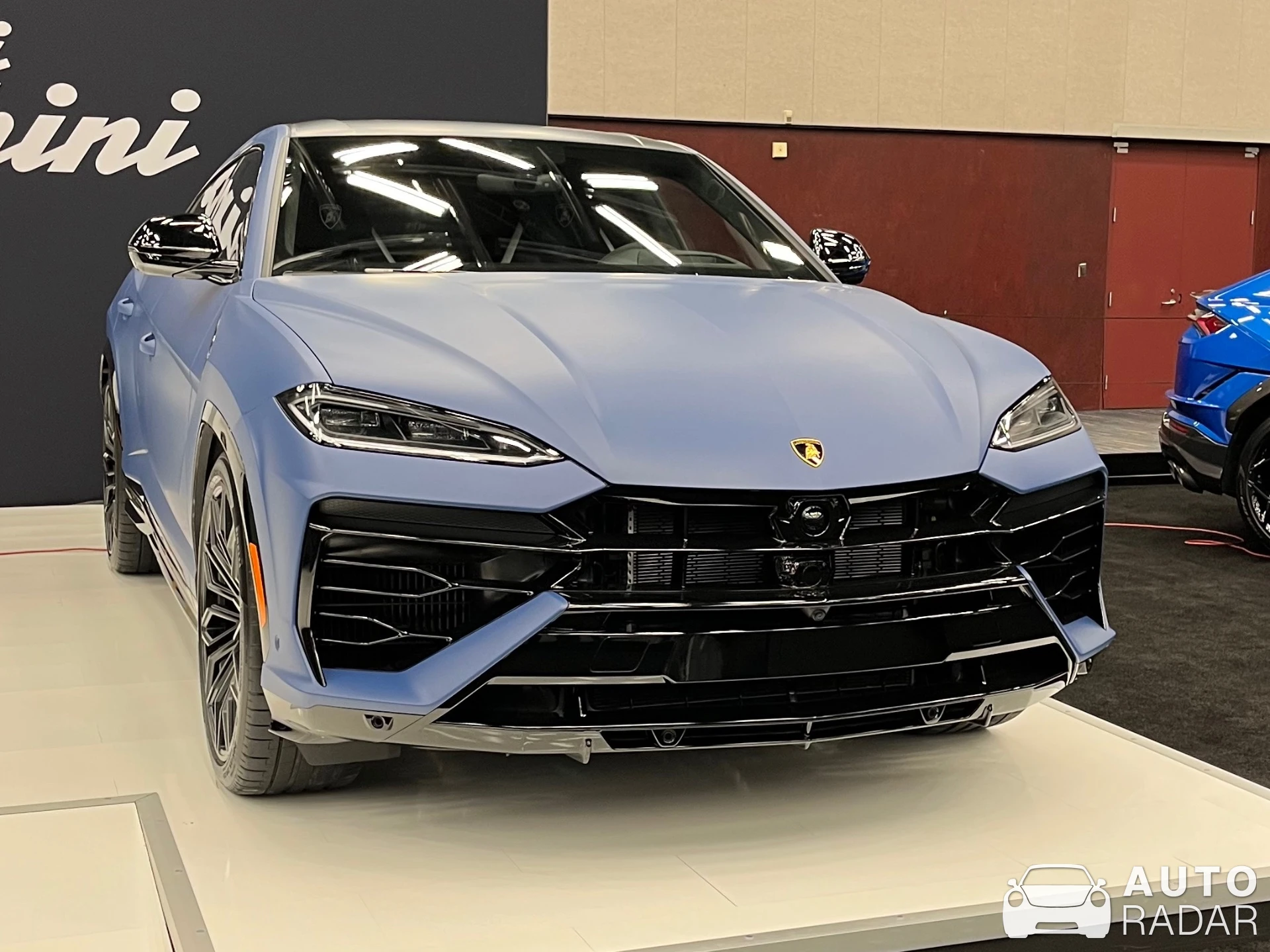 Lamborghini Urus SE spotted in Brossard, Canada