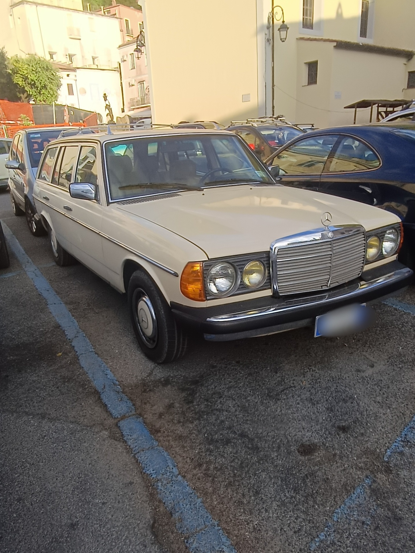 Mercedes-Benz 280 W115
