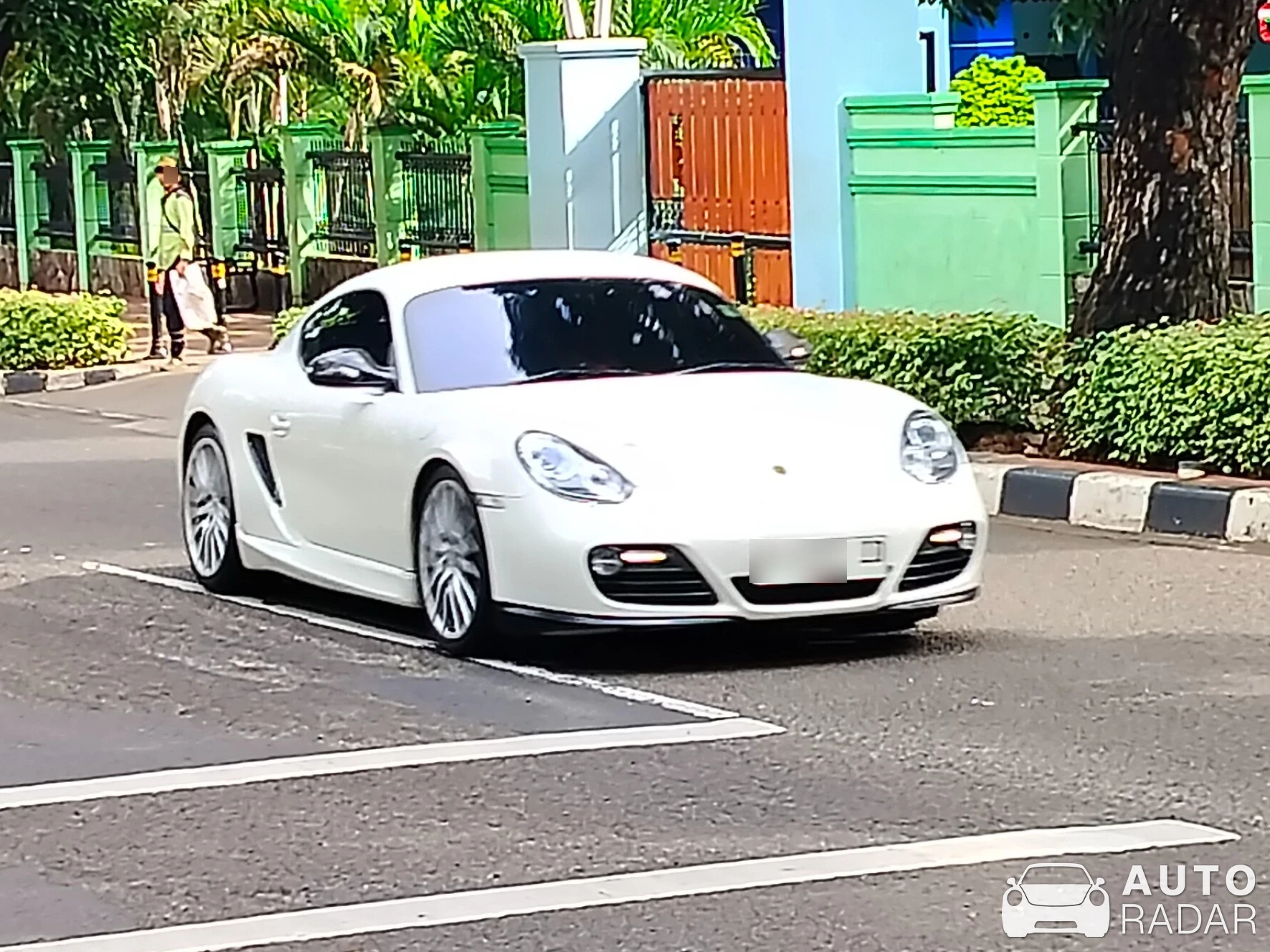 Porsche 987 Cayman spotted in Kota Jakarta Selatan, Indonesia