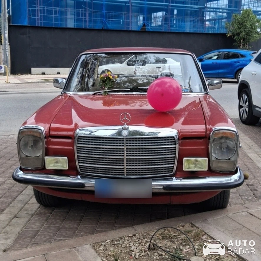 Mercedes-Benz 230E W114 spotted in Glyfada