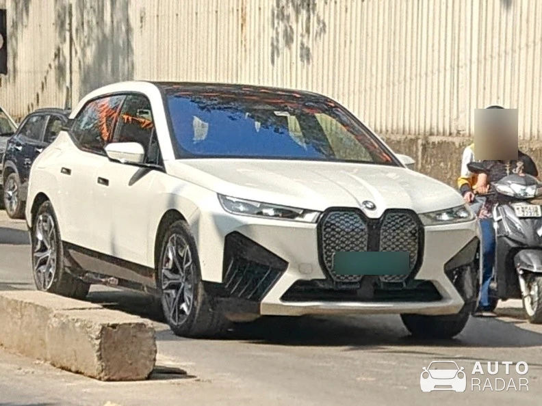 BMW iX i20 spotted in Mumbai, India