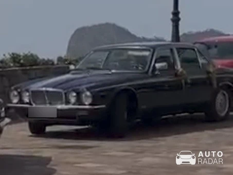 Jaguar XJ6 spotted