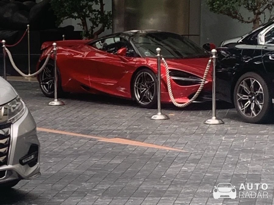 McLaren 720S spotted in Singapore, Singapore