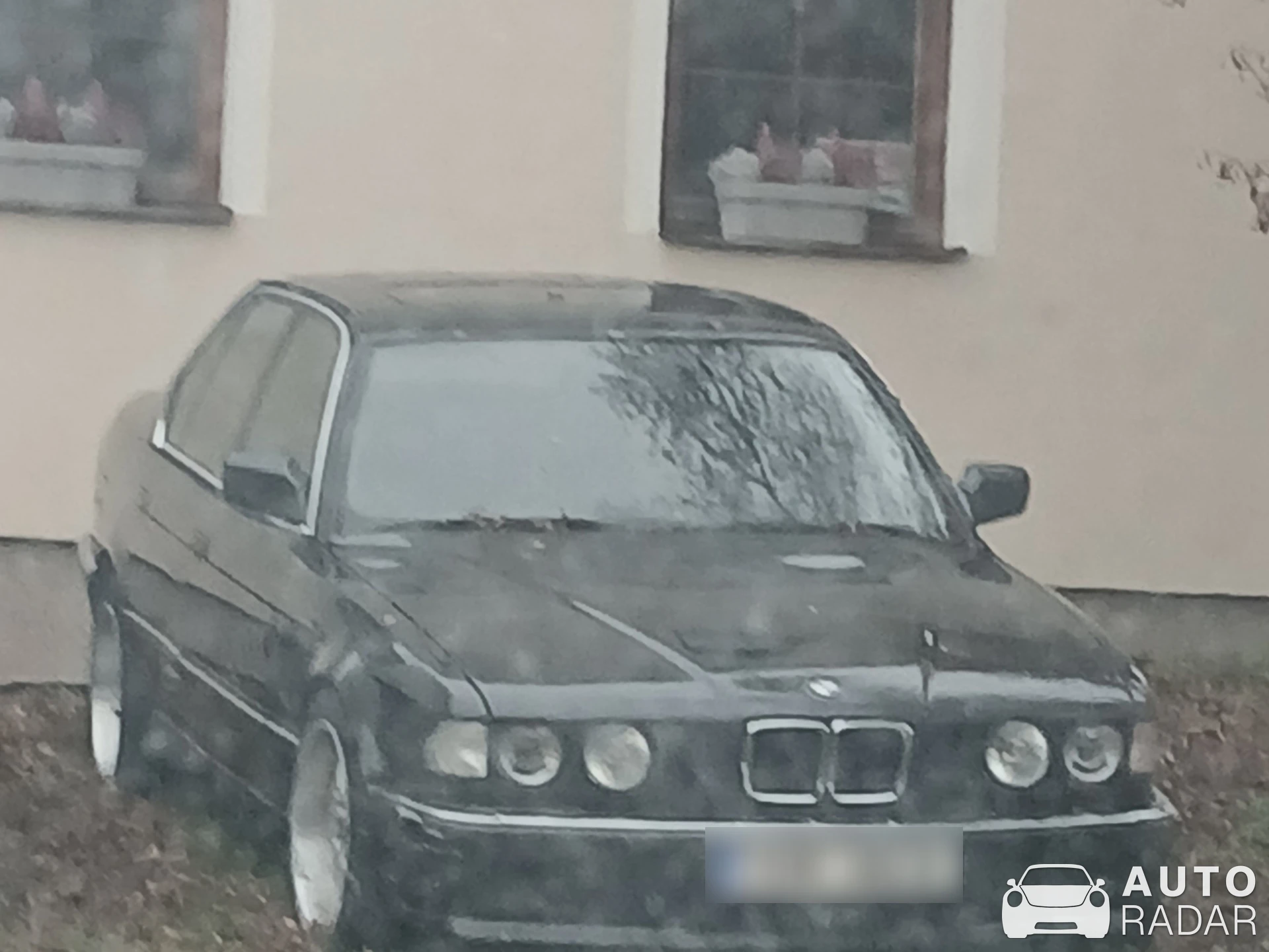 BMW 5 Series E34 spotted in Straškov-Vodochody, Czech Republic