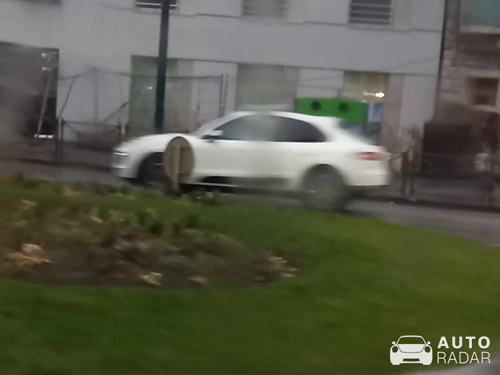 Porsche Macan spotted in Annecy, France