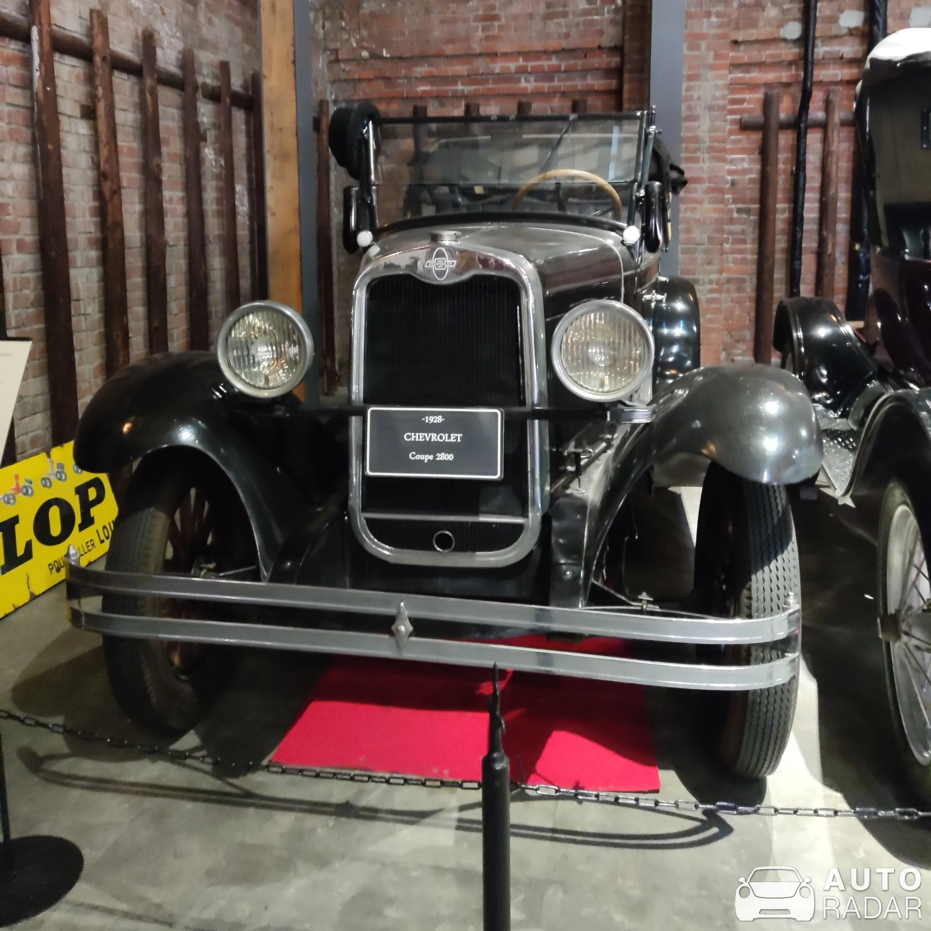 Chevrolet Fleetline Sportmaster spotted in 大阪市