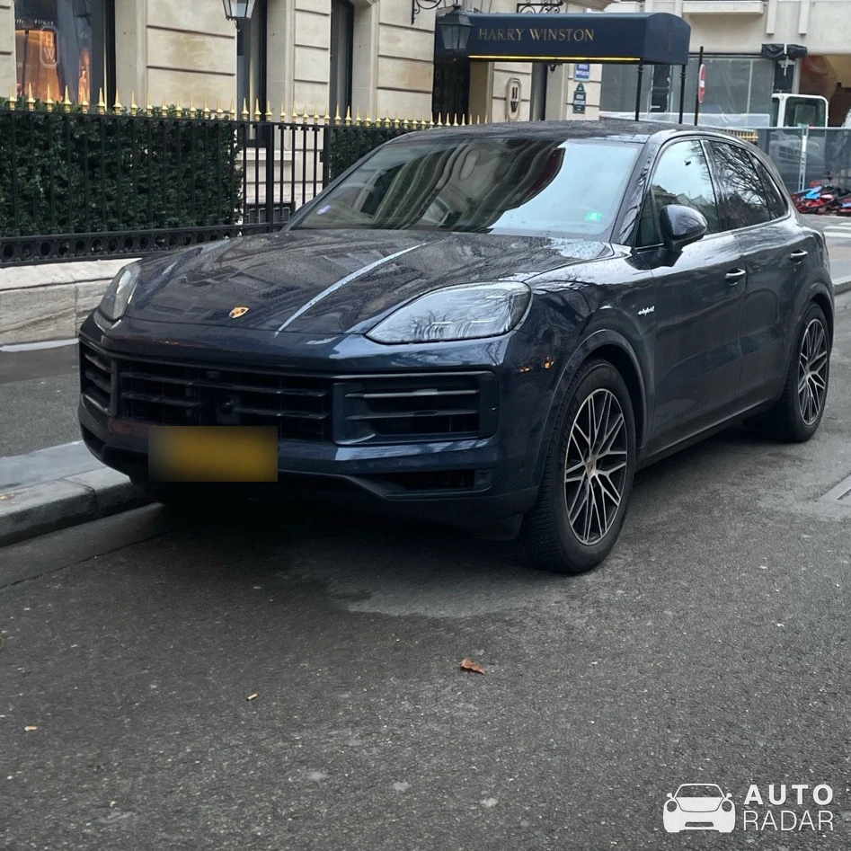 Porsche Cayenne Coupé Turbo S E-Hybrid spotted in Paris, France