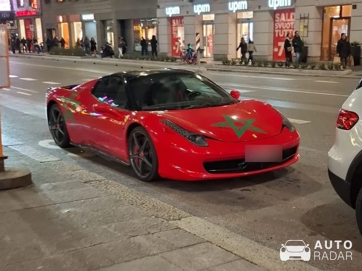 Ferrari 458 Spider spotted in Milano, Italy