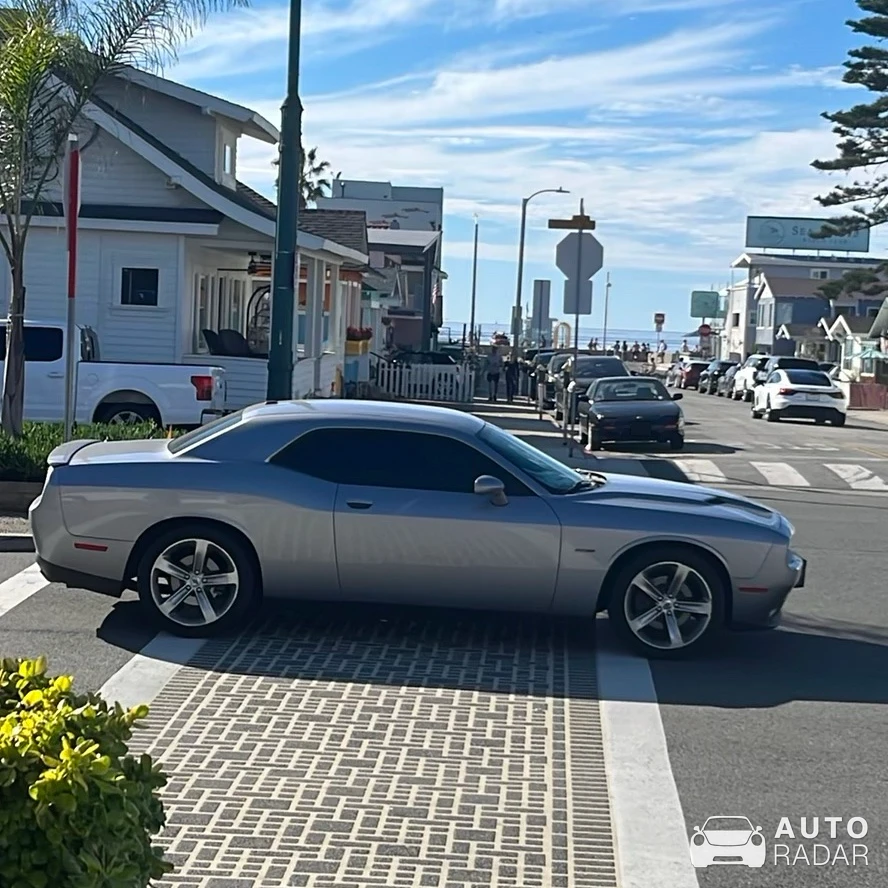 Dodge Challenger R/T spotted in Hermosa Beach, United States