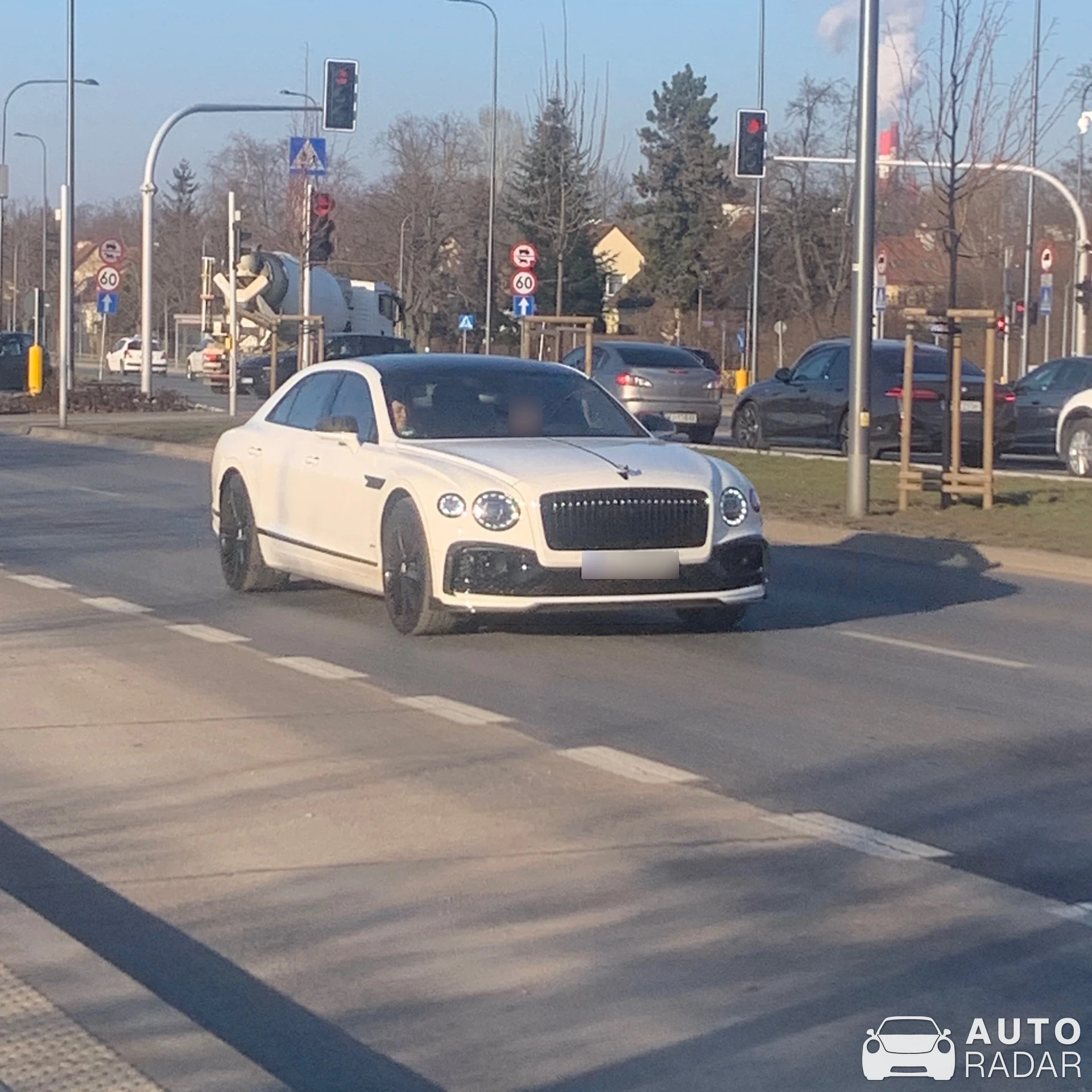 Bentley Flying Spur Hybrid spotted in Warszawa, Polska