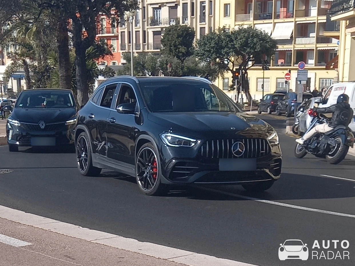 Mercedes-AMG GLA 45 S 4MATIC+ H247 spotted in Nice