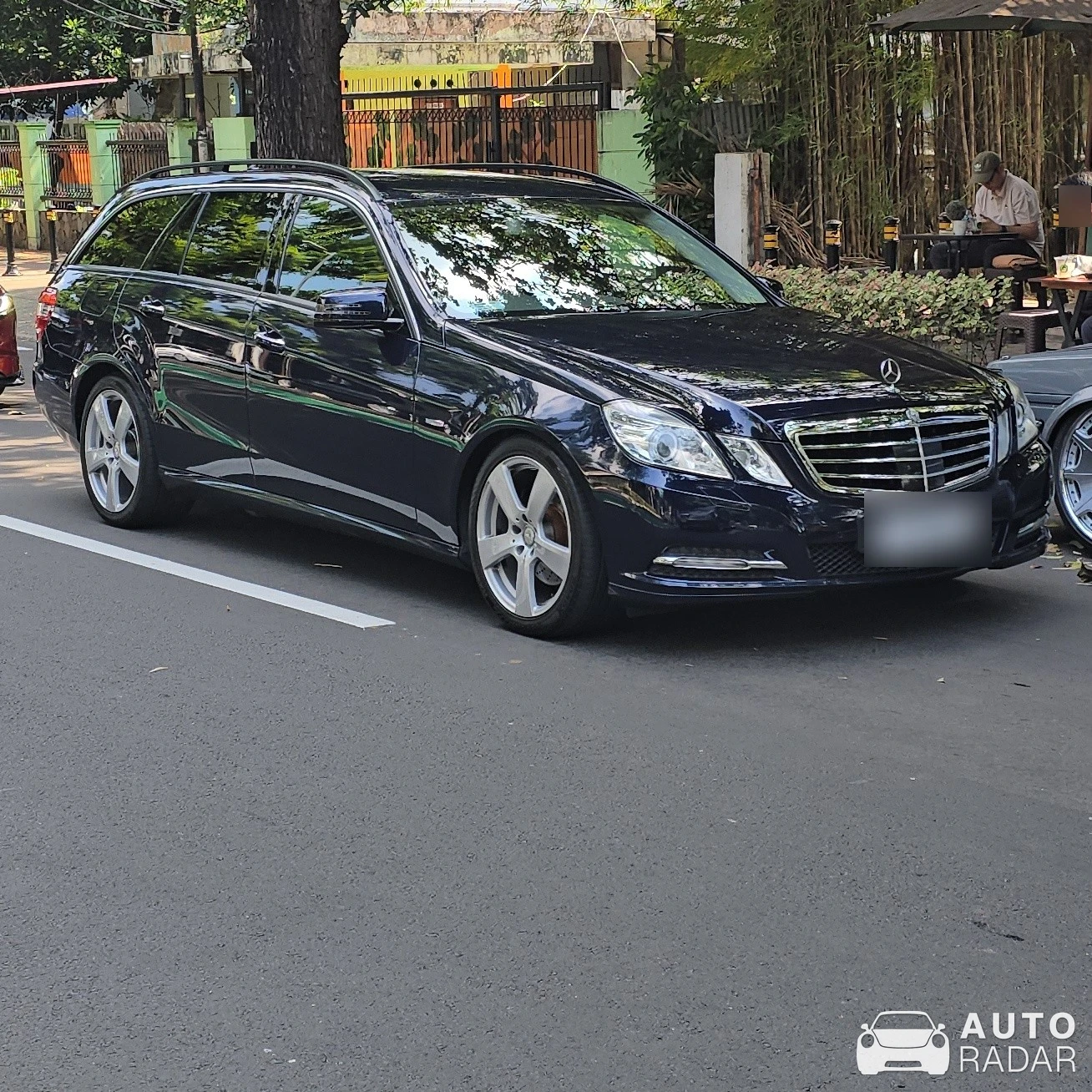 Mercedes-Benz E-Klasse Estate S212 2013 spotted in Jakarta