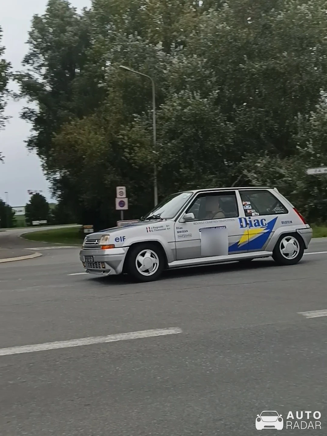 Renault 5 Turbo spotted in Saint-Georges-sur-l'Aa