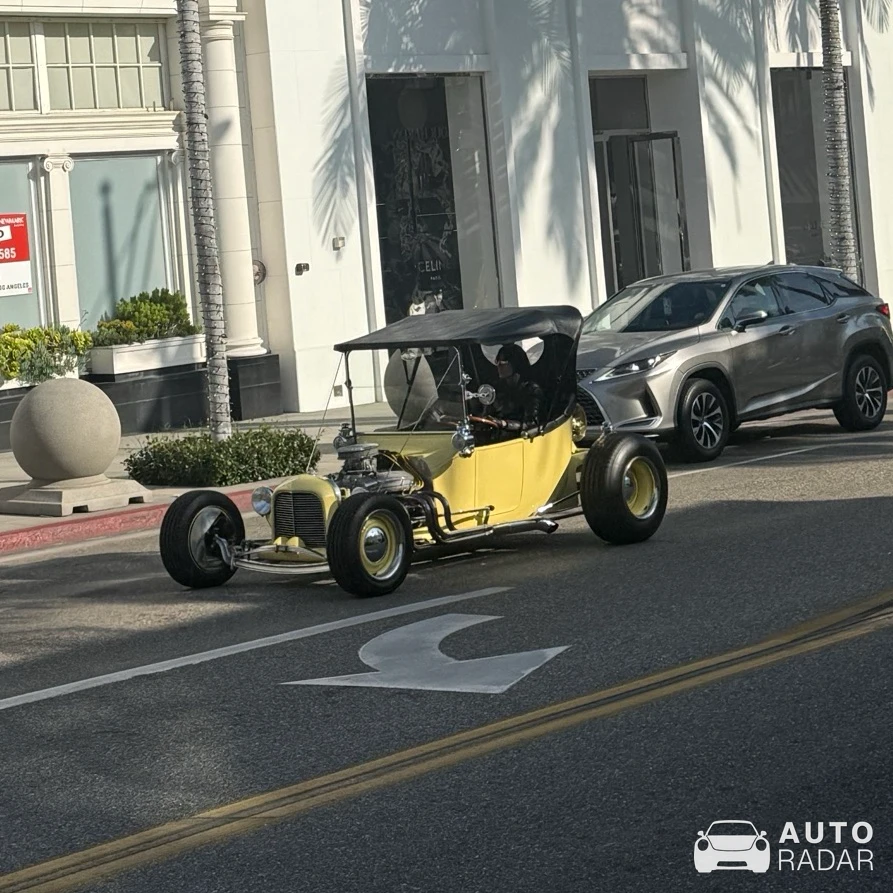 Ford T Bucket spotted in Beverly Hills