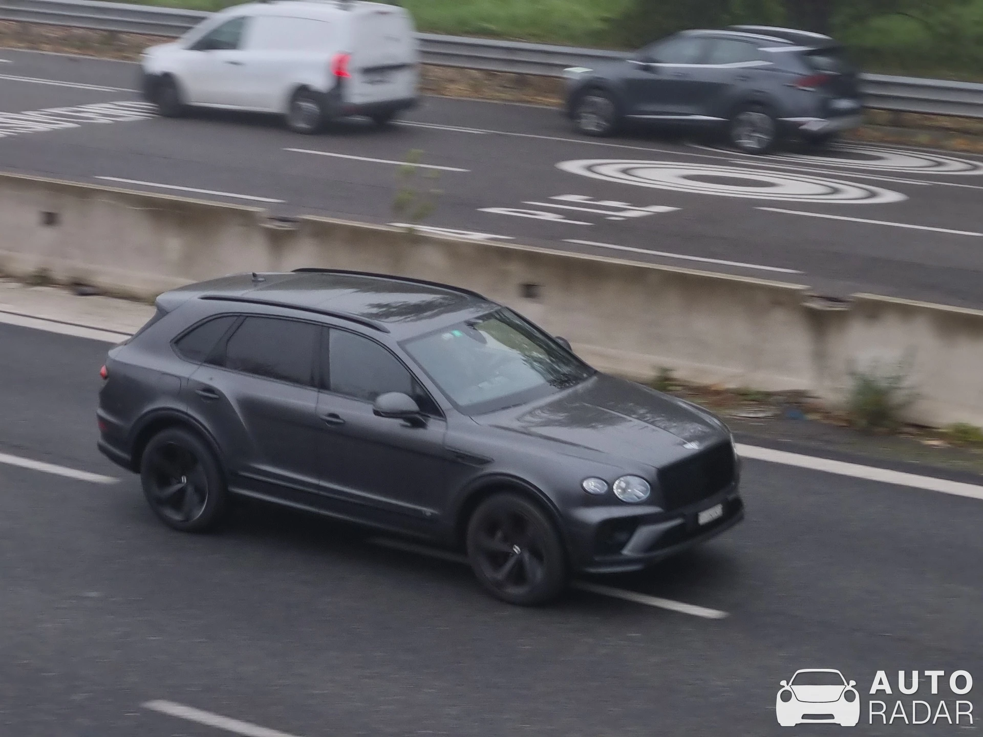 Bentley Bentayga V8 spotted in Milano, Italia