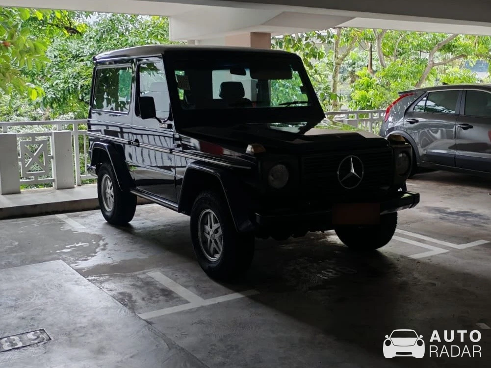 Mercedes 300D spotted in Singapore