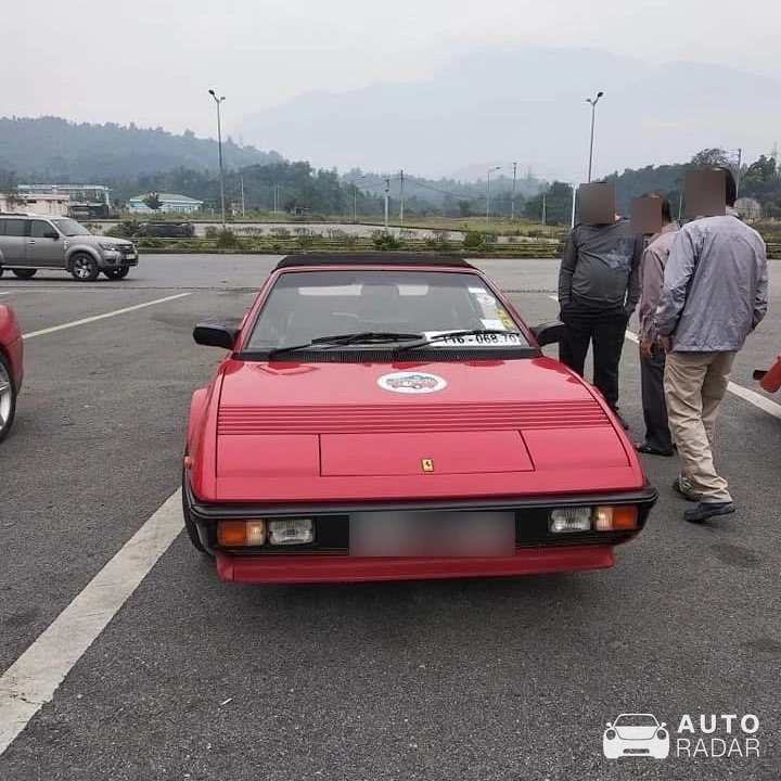 Ferrari Mondial Cabriolet spotted