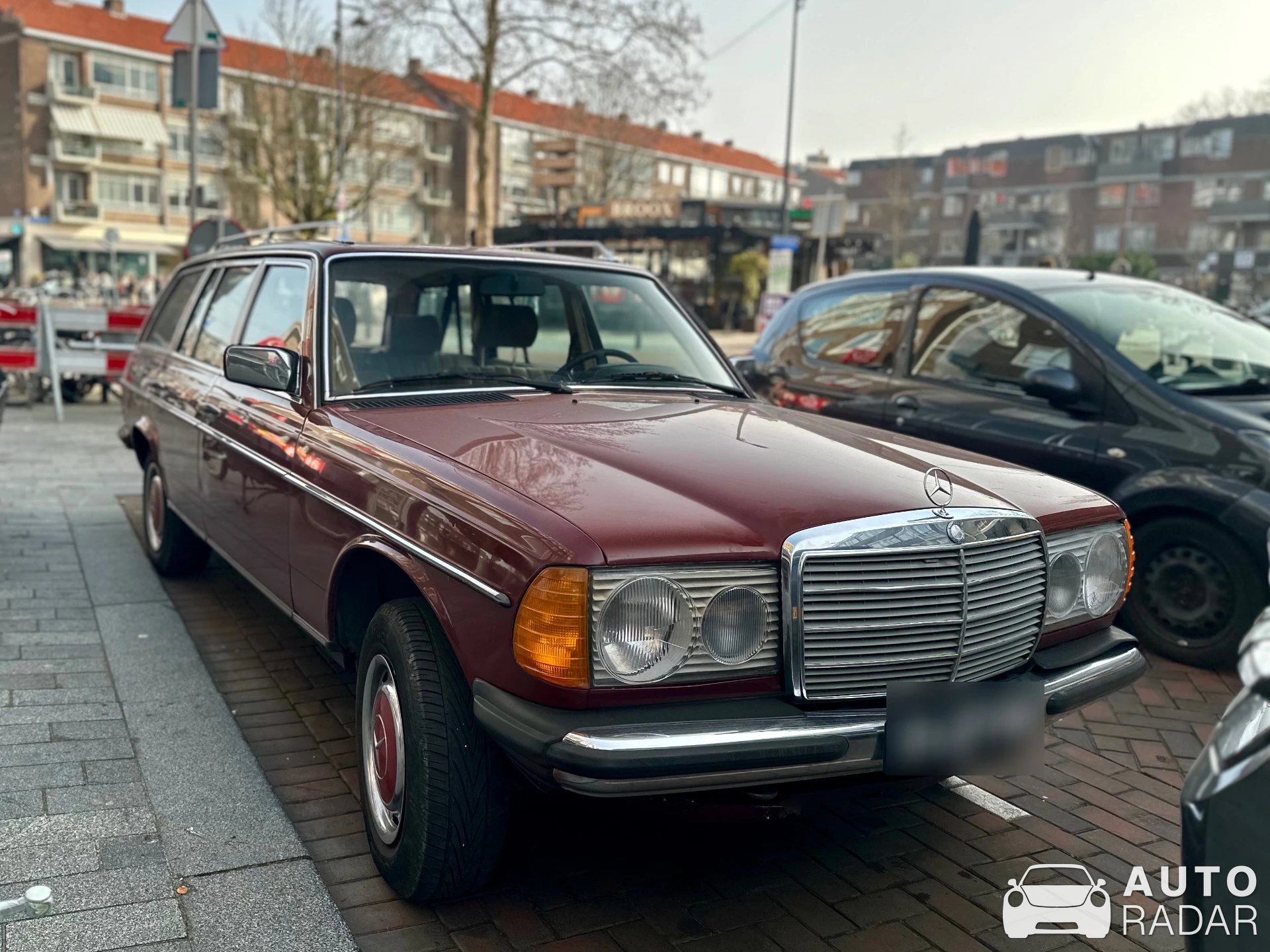 Mercedes-Benz 200T W123 spotted in Rotterdam