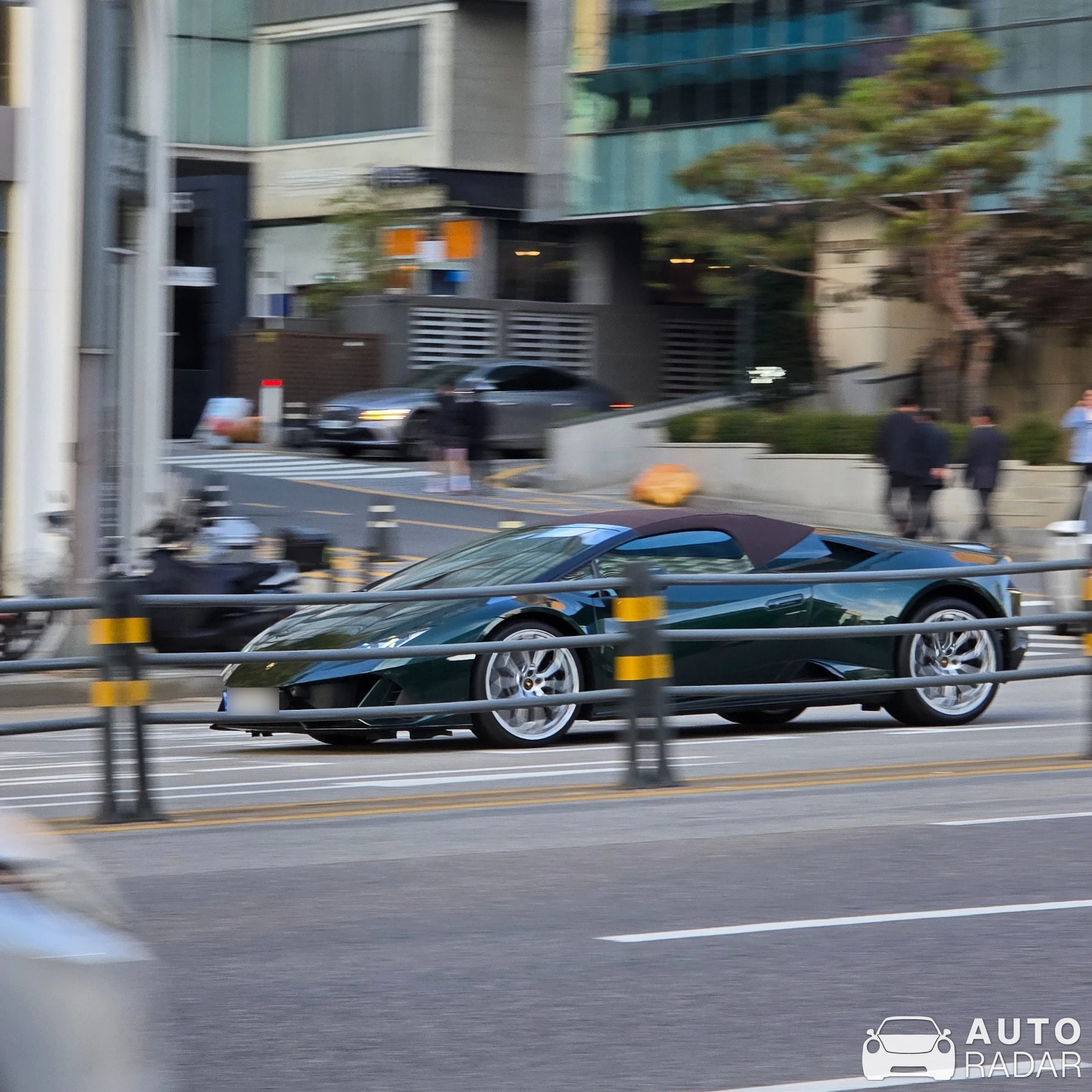Lamborghini Huracán LP640-4 EVO Spyder spotted in 강남구, 대한민국
