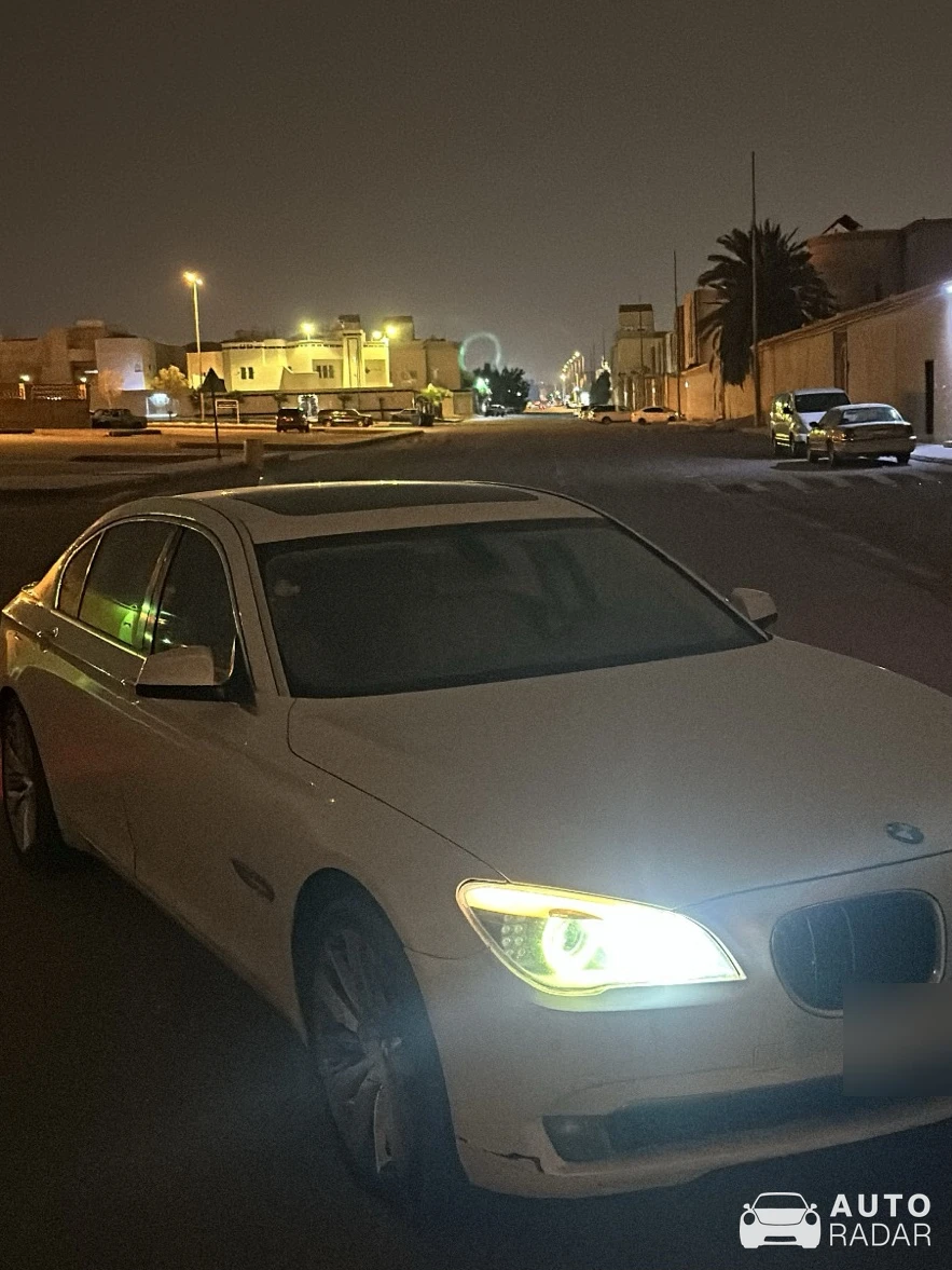 BMW 740 Li spotted in Riyadh