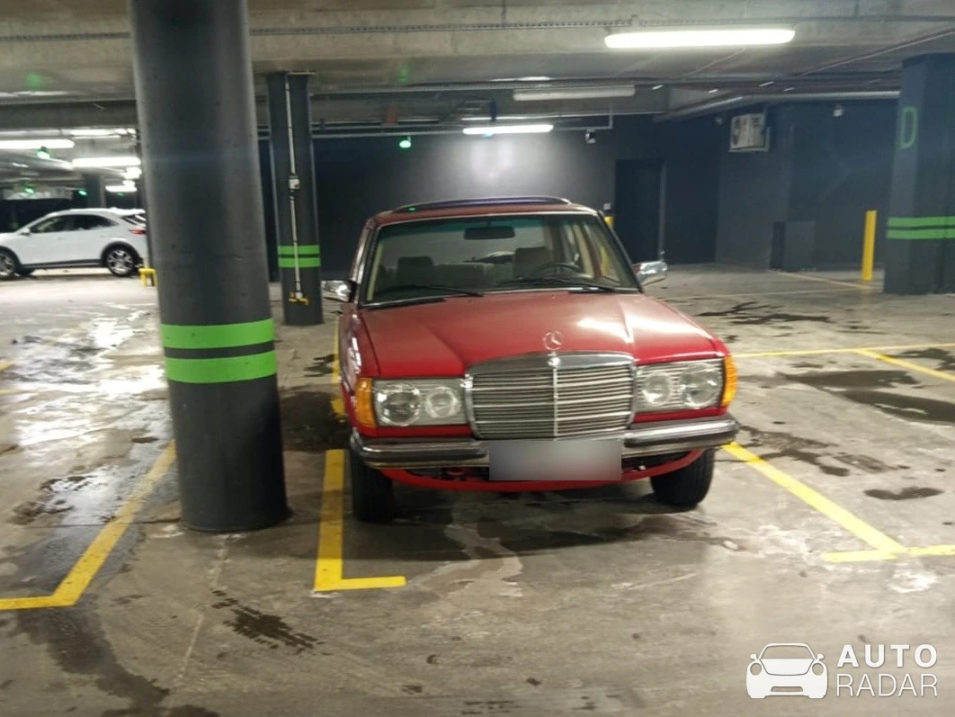 Mercedes-Benz 300E W123 spotted in Olsztyn, Poland