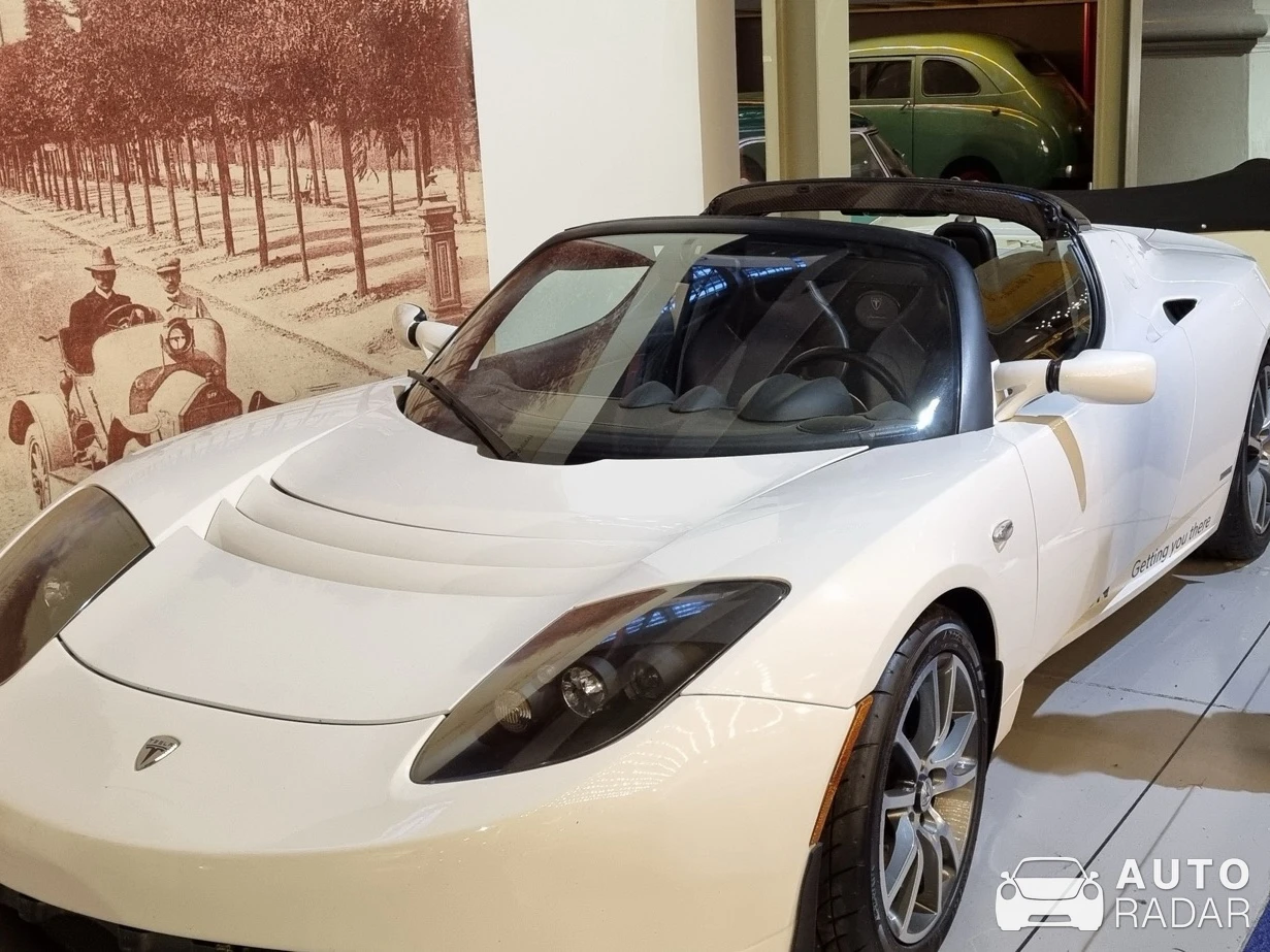 Tesla Roadster Sport spotted in Bruxelles