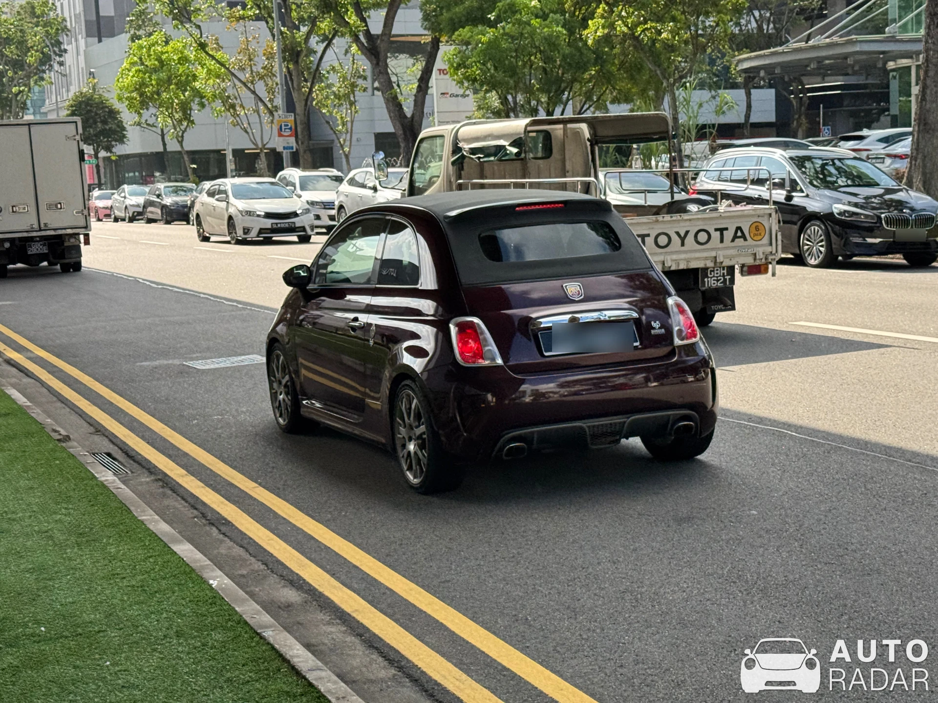 Abarth 695 Edizione Maserati spotted in Singapore