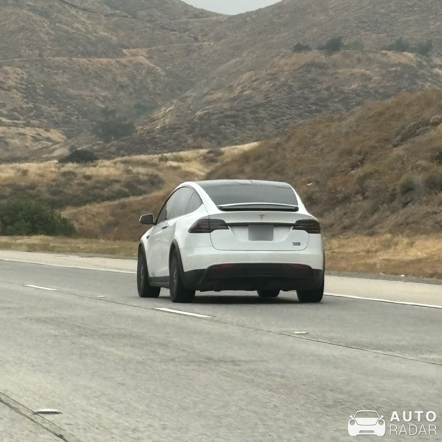 Tesla Model X Plaid spotted in Lake Elsinore