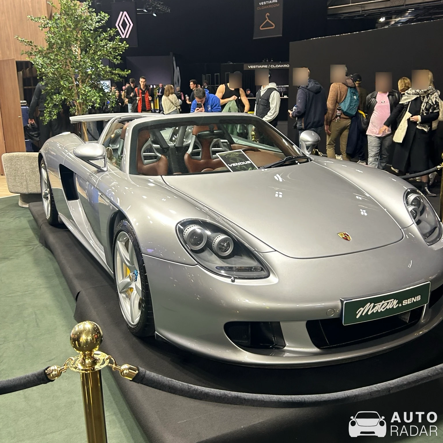 Porsche Carrera GT spotted in Paris, France