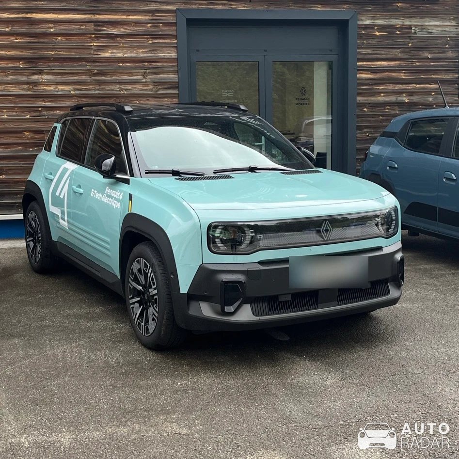 Renault 4 E-Tech Mule spotted in Morbier