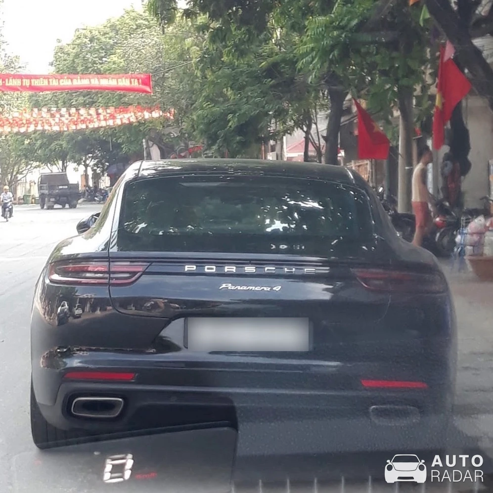 Porsche 971 Panamera 4 spotted in Thành phố Lào Cai