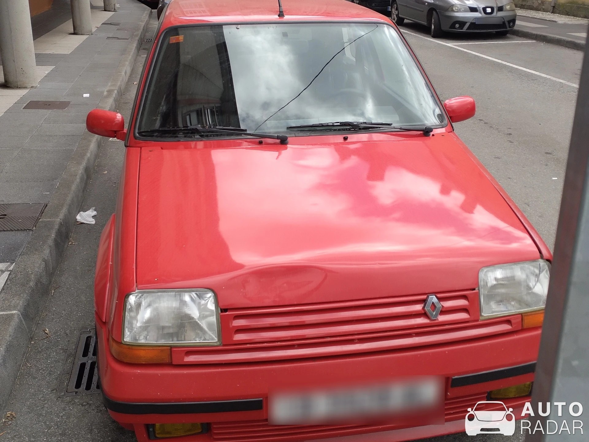Renault 5 Maxi Turbo spotted in Santiago de Compostela