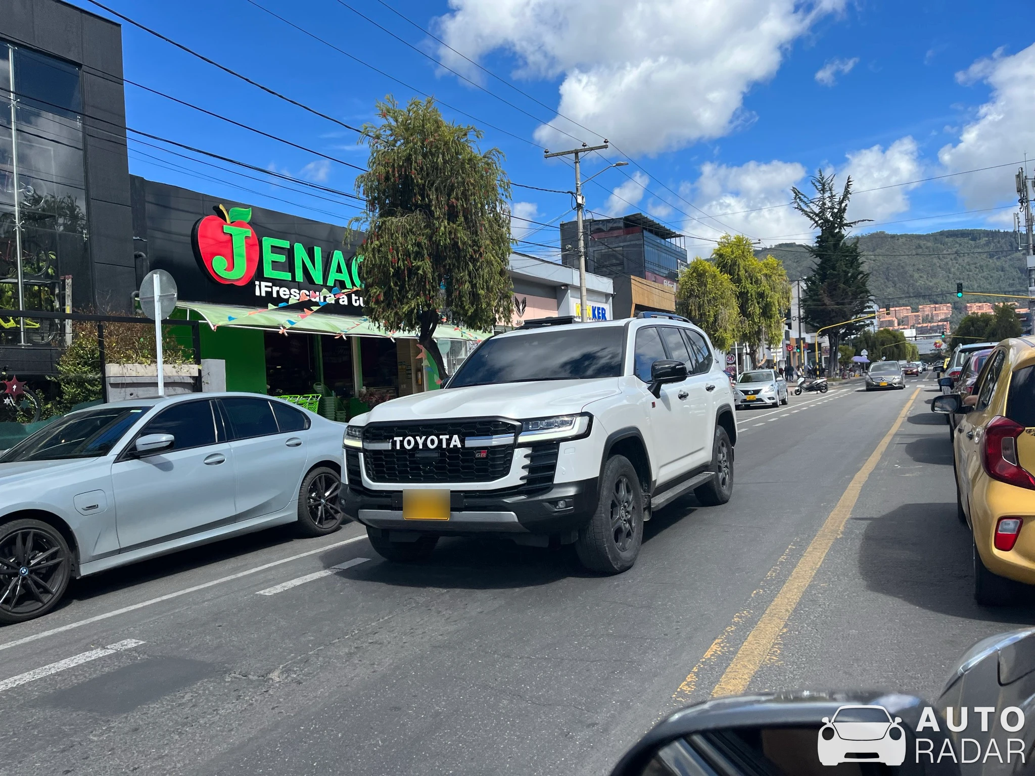 Toyota Land Cruiser 300 GR Sport spotted in Bogotá