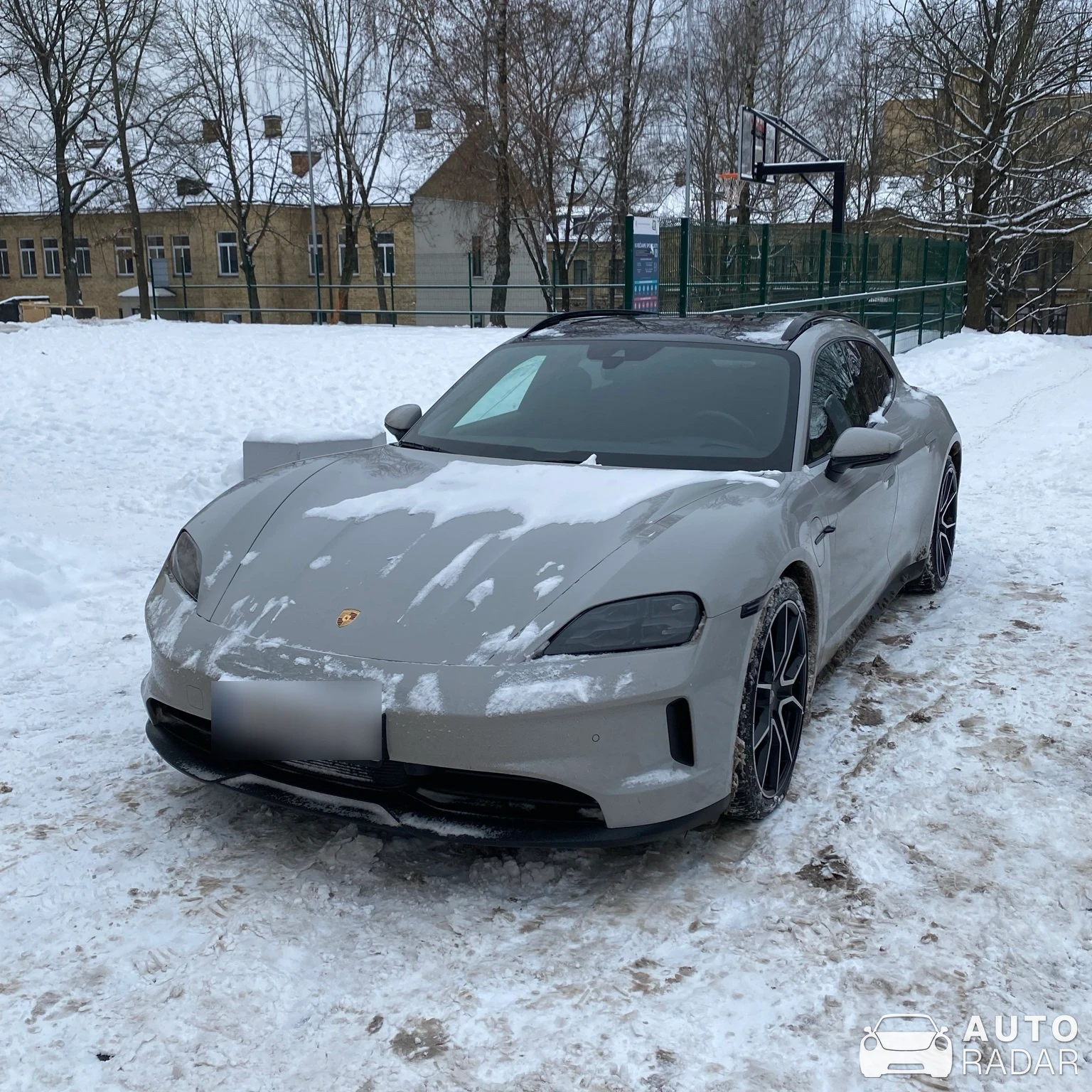 Porsche Taycan 4 Cross Turismo spotted in Vilnius, Lietuva