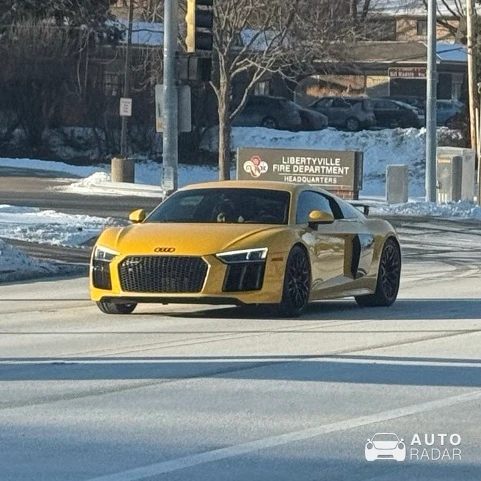 Audi R8 V10 Plus 2013 spotted in Libertyville, United States