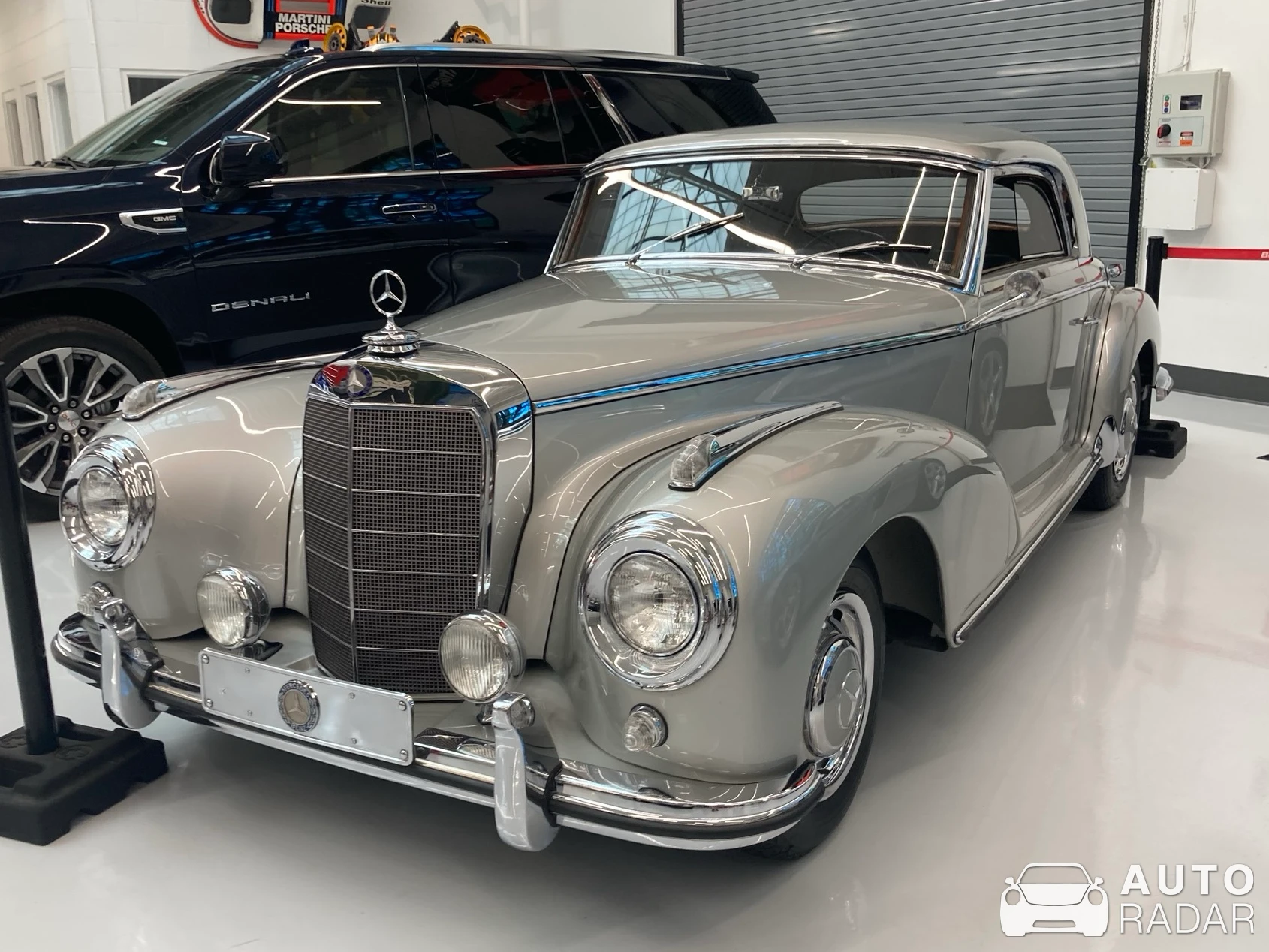 Mercedes-Benz 300S spotted in Jacksonville