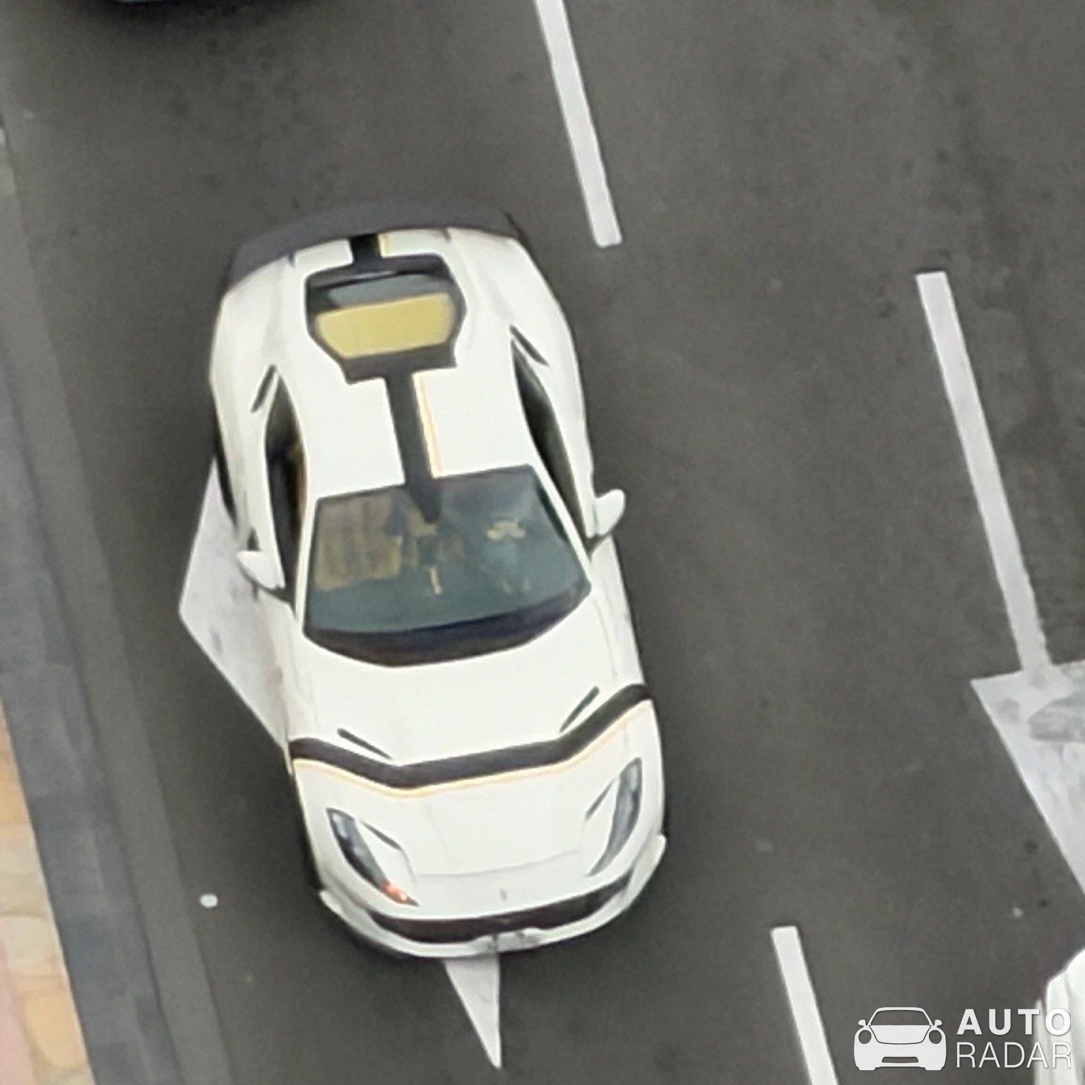 Ferrari 812 Competizione spotted in Dubai, Emirados Árabes Unidos