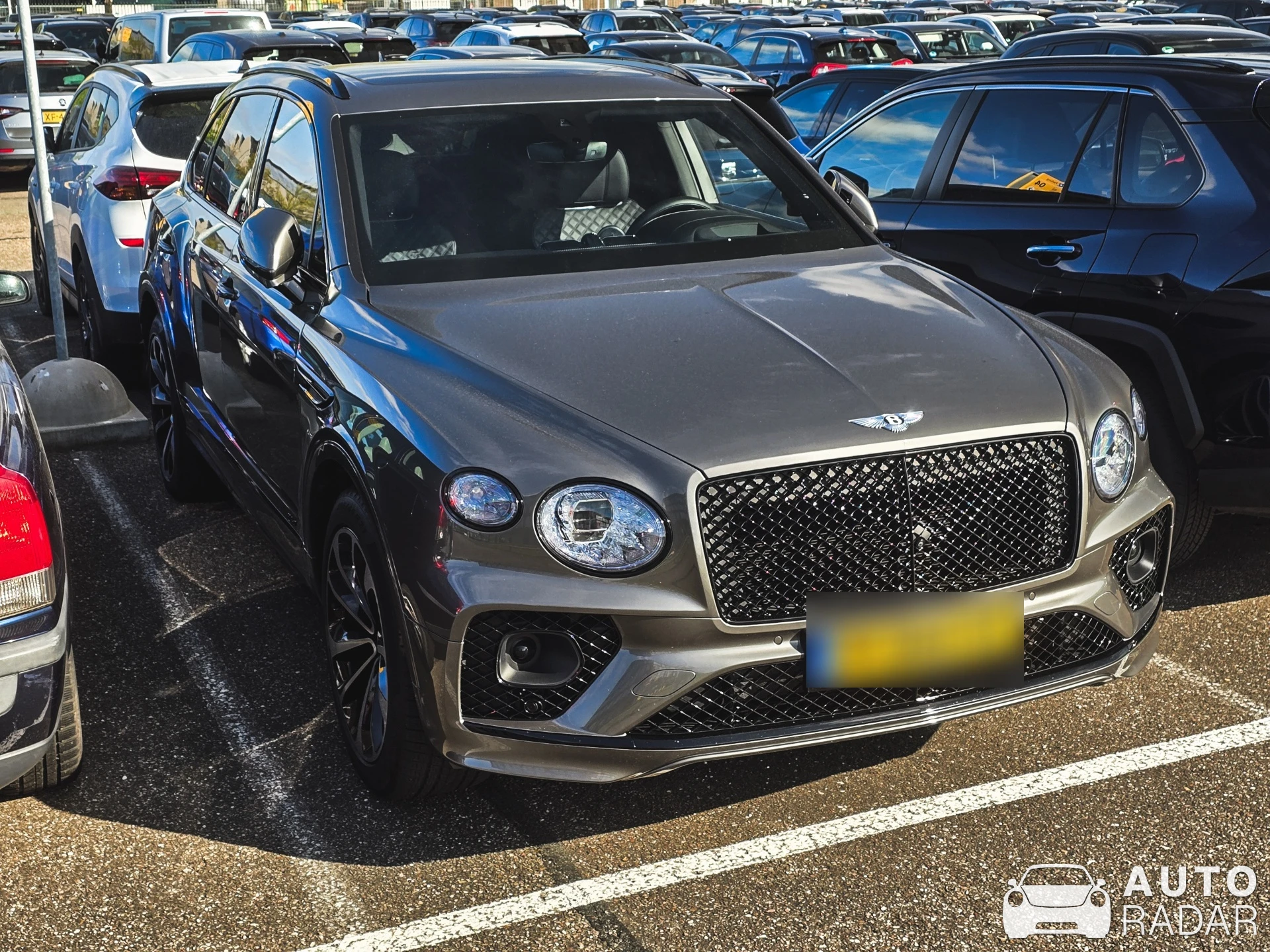 Bentley Bentayga Hybrid spotted in Rotterdam, Netherlands