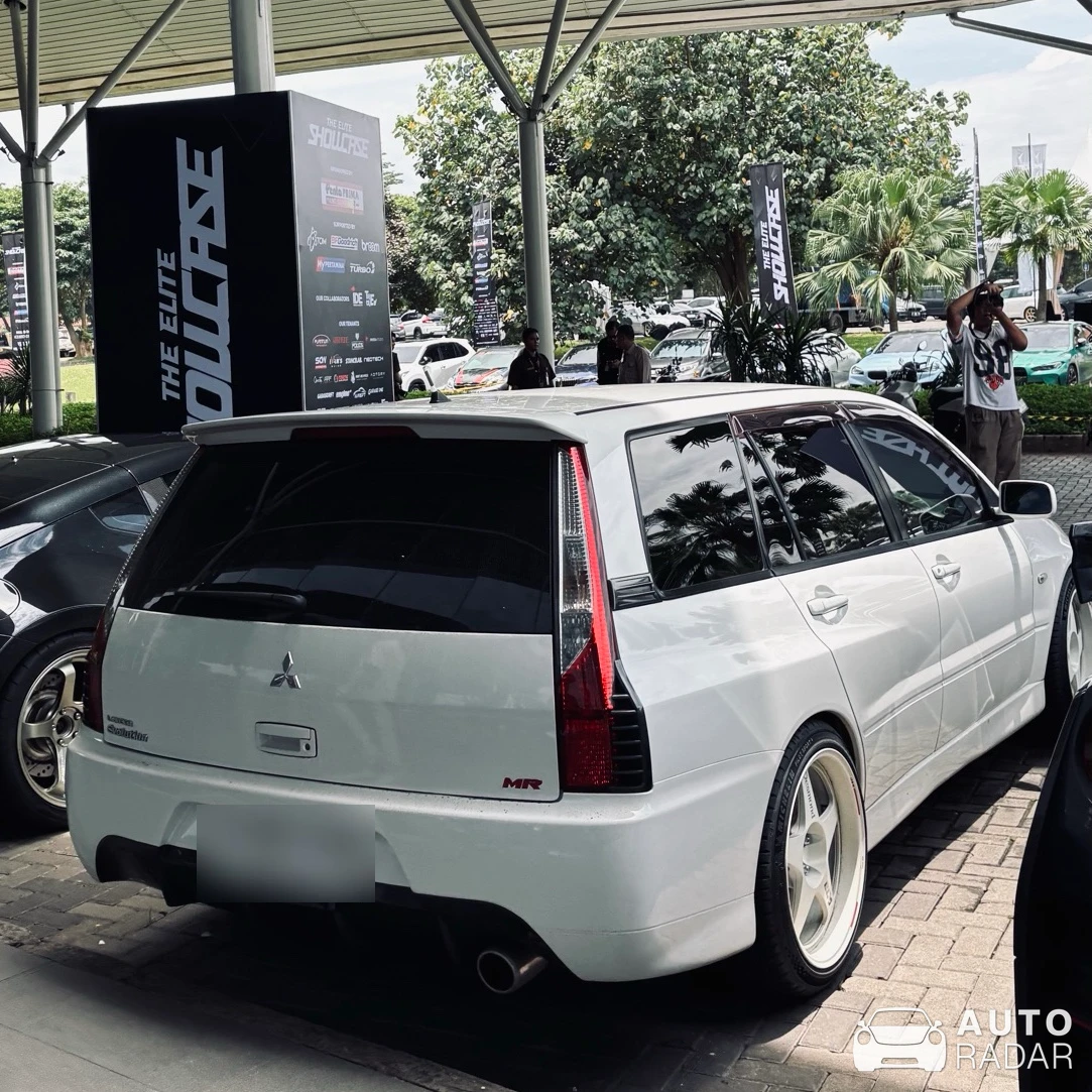 Mitsubishi Lancer Evolution IX Wagon MR spotted