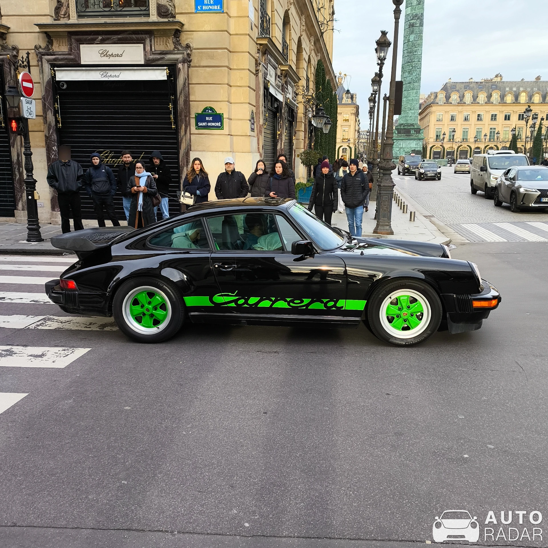 Porsche 911 Carrera 2.7 spotted in Paris, France
