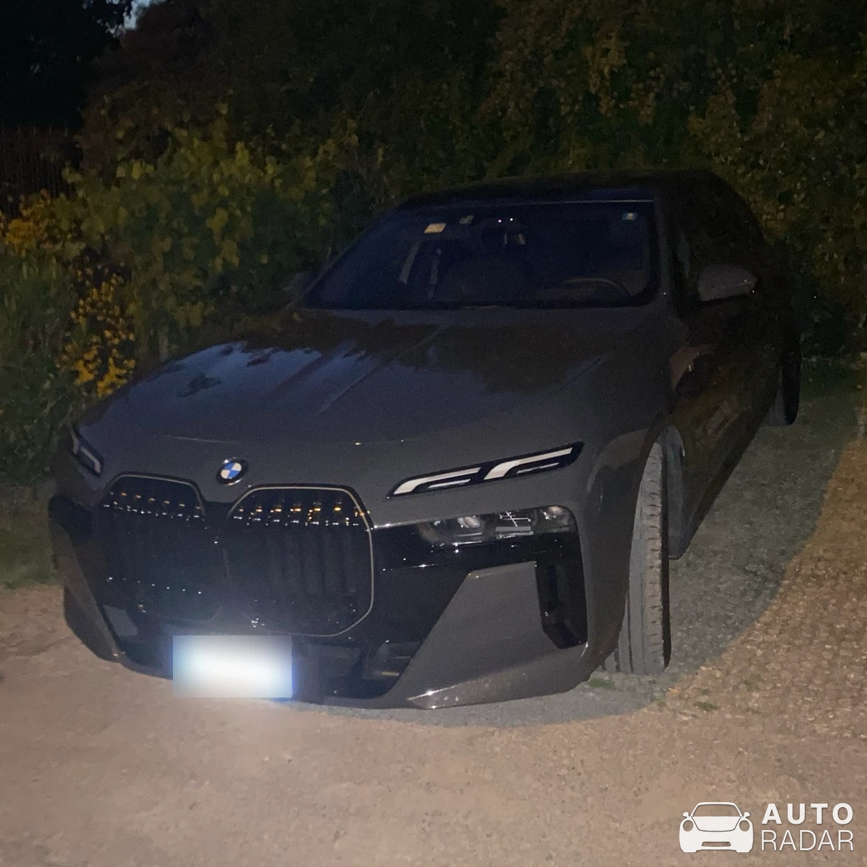 BMW i7 M70 G70 spotted in Villa Carbognani