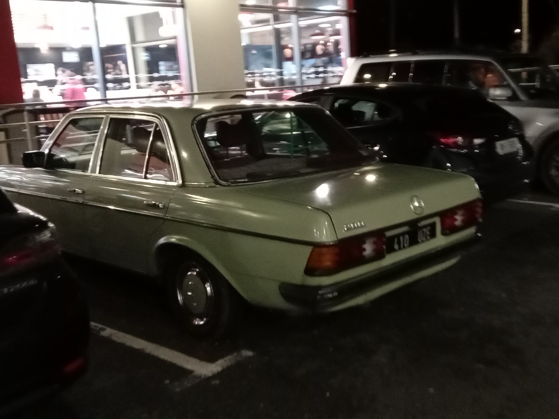Mercedes-Benz 200E W123