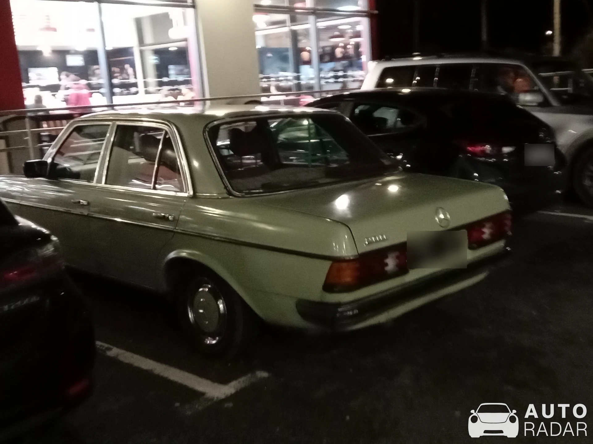 Mercedes-Benz 200E W123 spotted in Borrisnoe