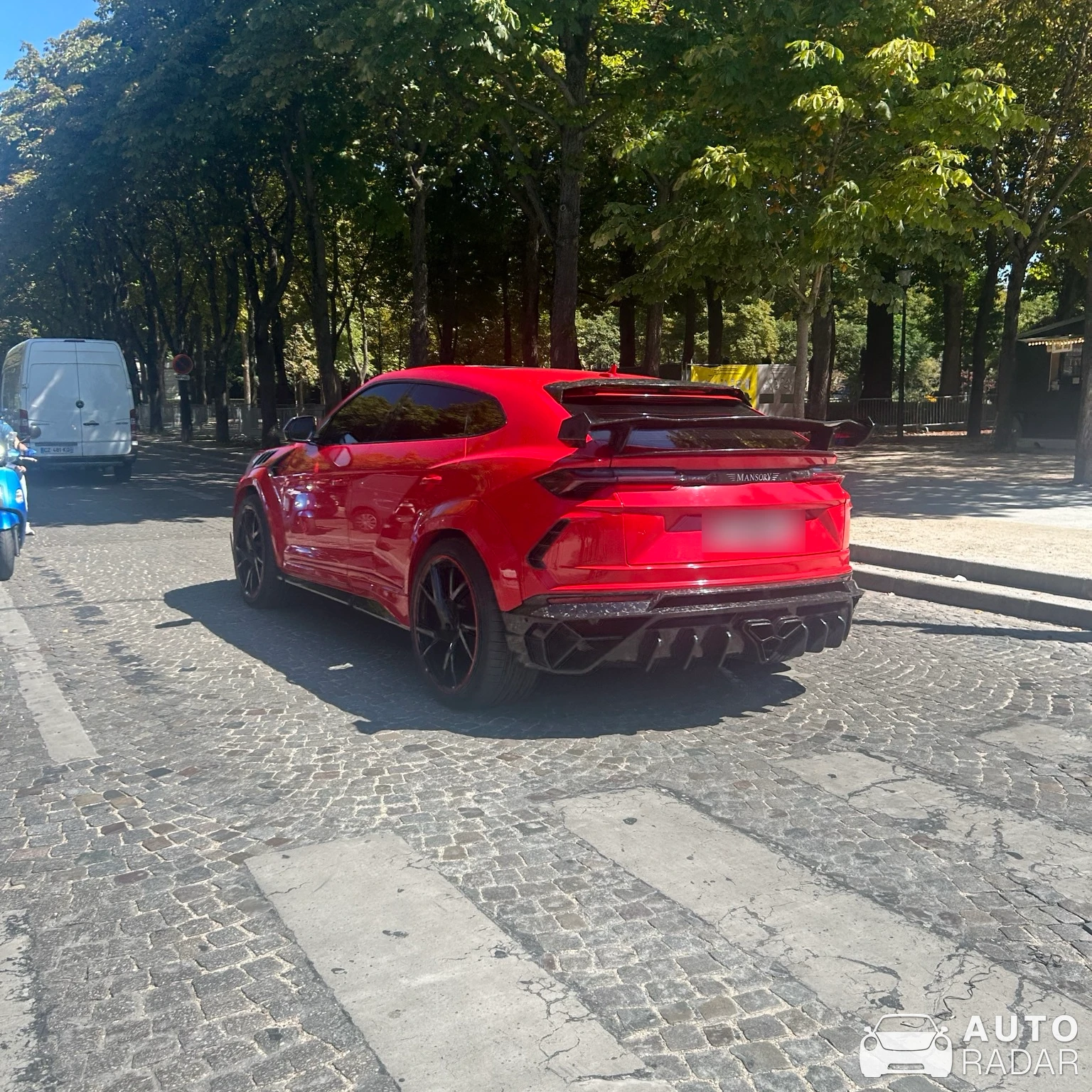 Lamborghini Urus Mansory Venatus P820 spotted in Paris