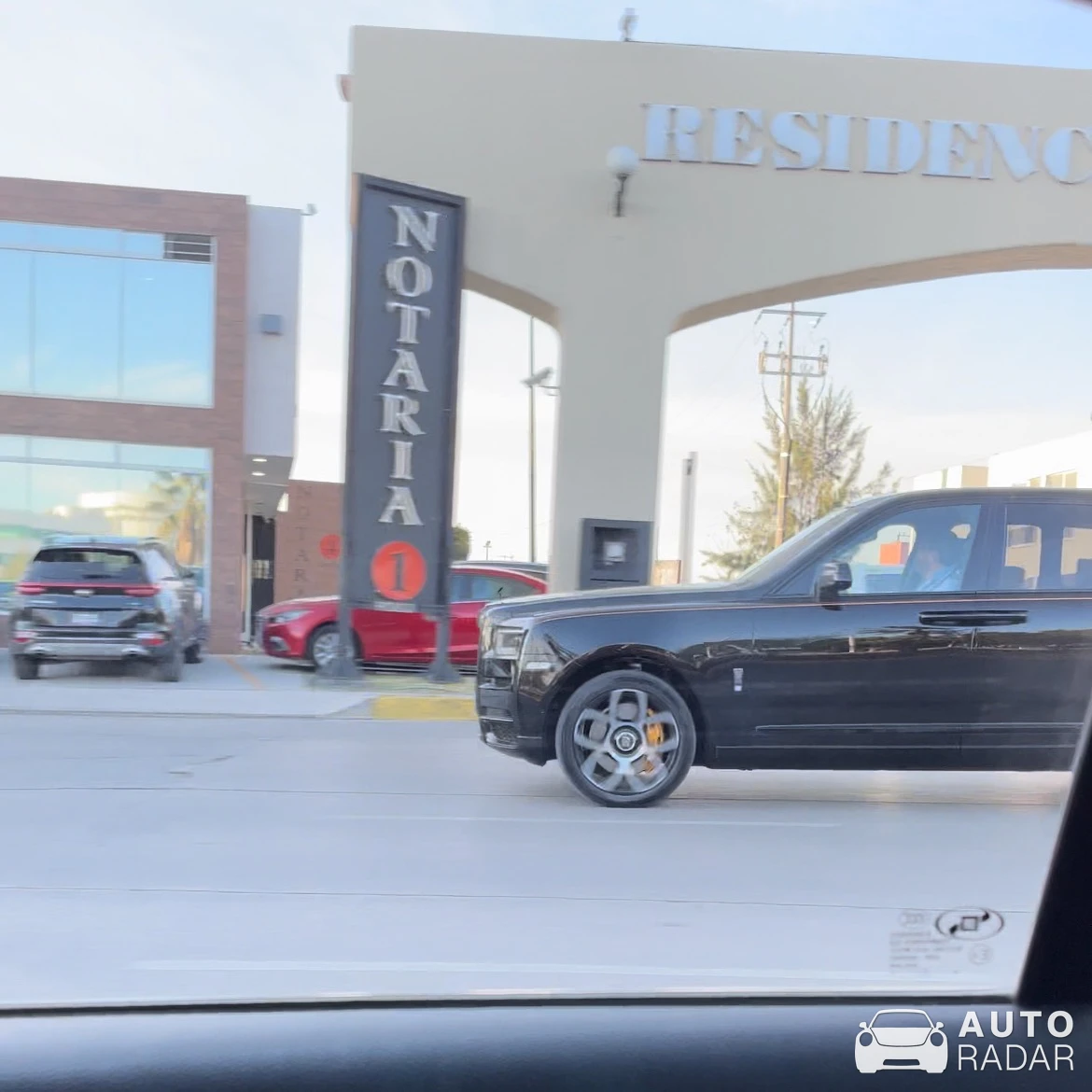 Rolls-Royce Cullinan spotted in San Bernardino Tlaxcalancingo, Mexico