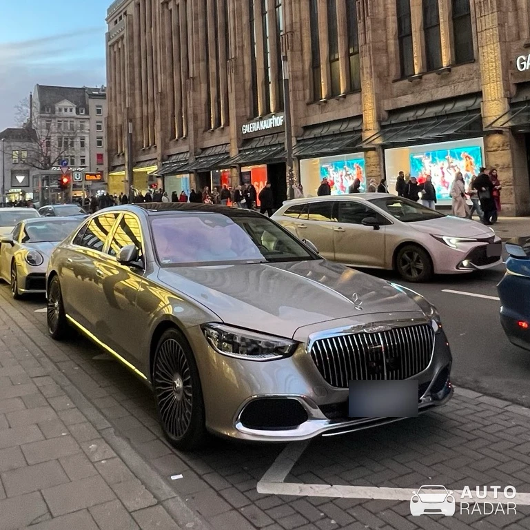 Mercedes-Maybach S 680 spotted in Düsseldorf, Deutschland