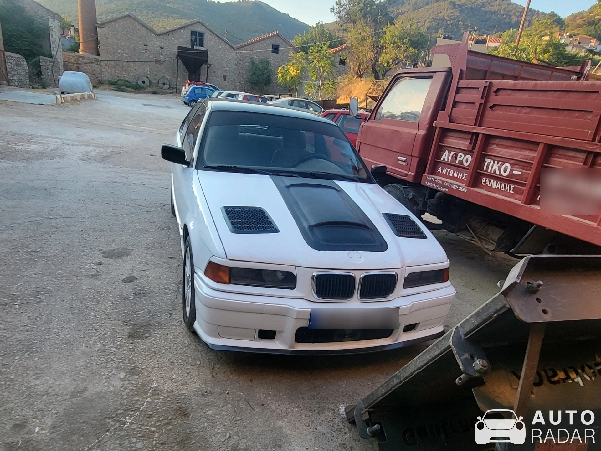BMW 3 Series E36 Compact spotted in Loutra