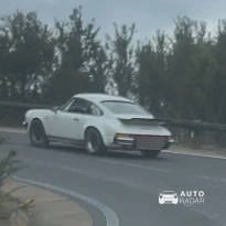 Porsche 911 Turbo 3.3 spotted in Guía de Isora, Spain