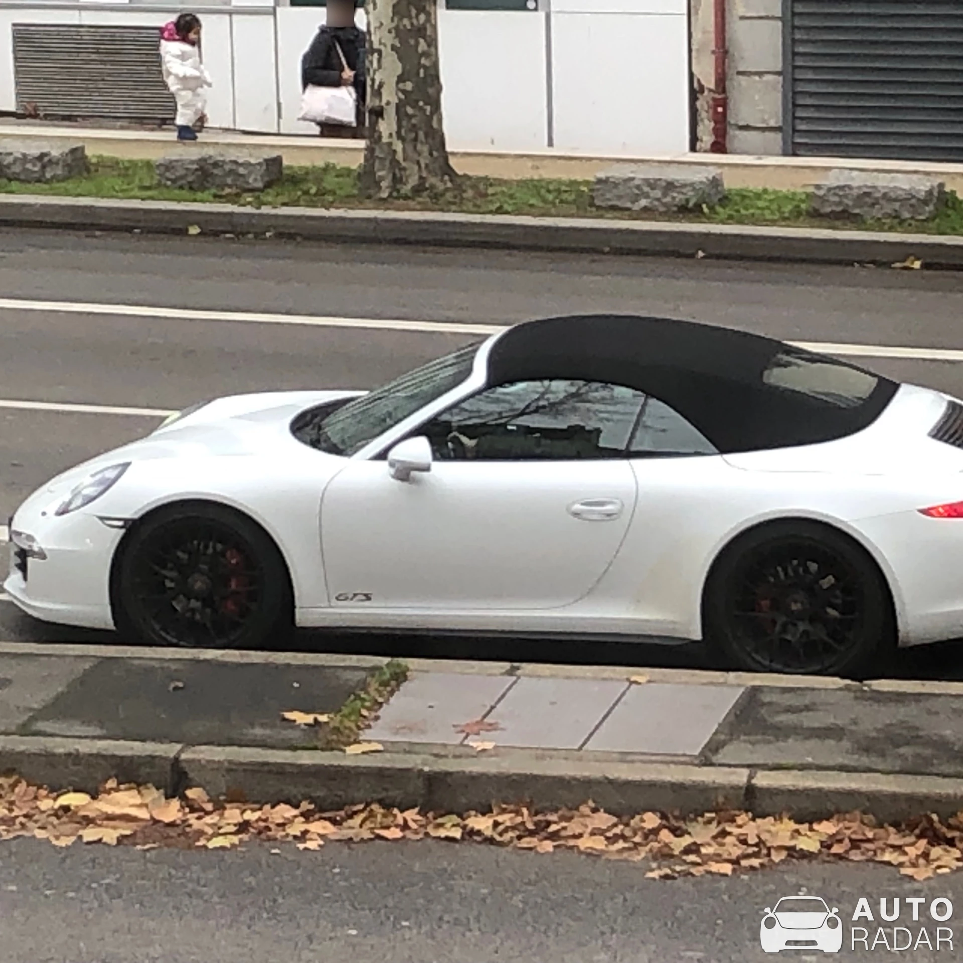 Porsche 991 Carrera GTS Cabriolet MkI spotted in Boulogne-Billancourt, France
